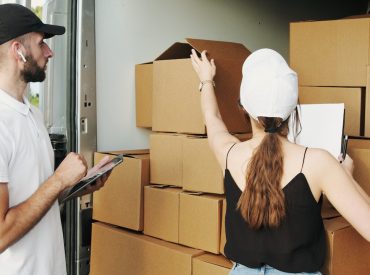 Jak sklepy powinny pakować towar do wysyłki?